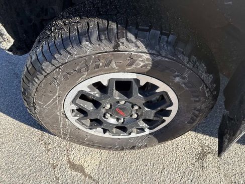 Used 2024 Toyota Tacoma TRD Off-Road w/ TRD Off Road Upgrade Package image 11