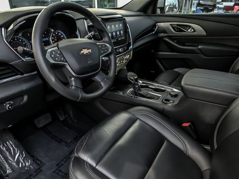 Used 2023 Chevrolet Traverse LT w/ LT Premium Package AWD/4WD image 14