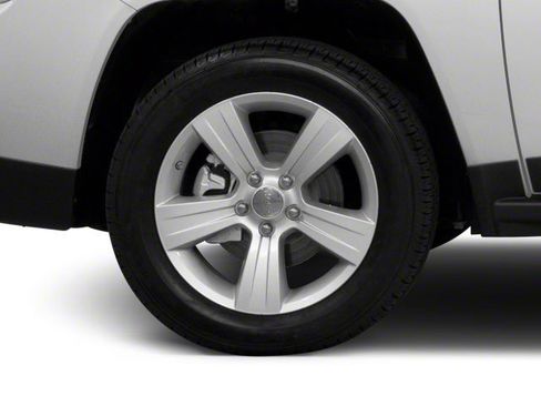 Used 2013 Jeep Compass Sport FWD image 14