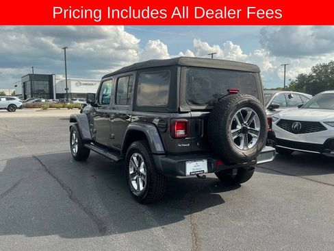 Used 2018 Jeep Wrangler Unlimited Sahara AWD/4WD image 3