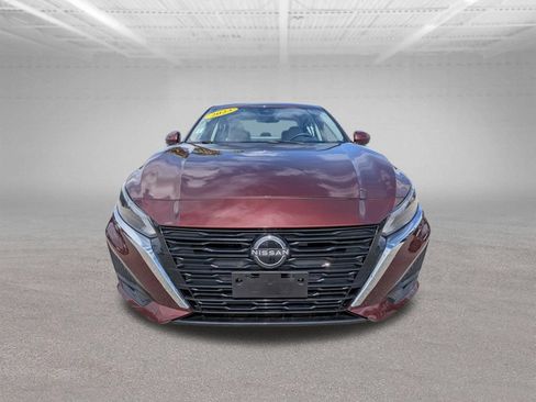 Used 2023 Nissan Altima 2.5 SV w/ SV Premium Package AWD/4WD image 10