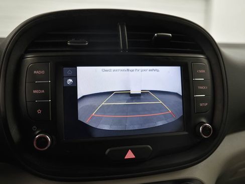 Used 2022 Kia Soul LX w/ Technology Package image 22