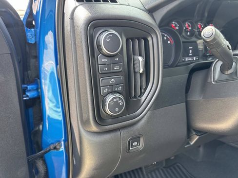 Used 2023 Chevrolet Silverado 1500 Custom AWD/4WD image 20
