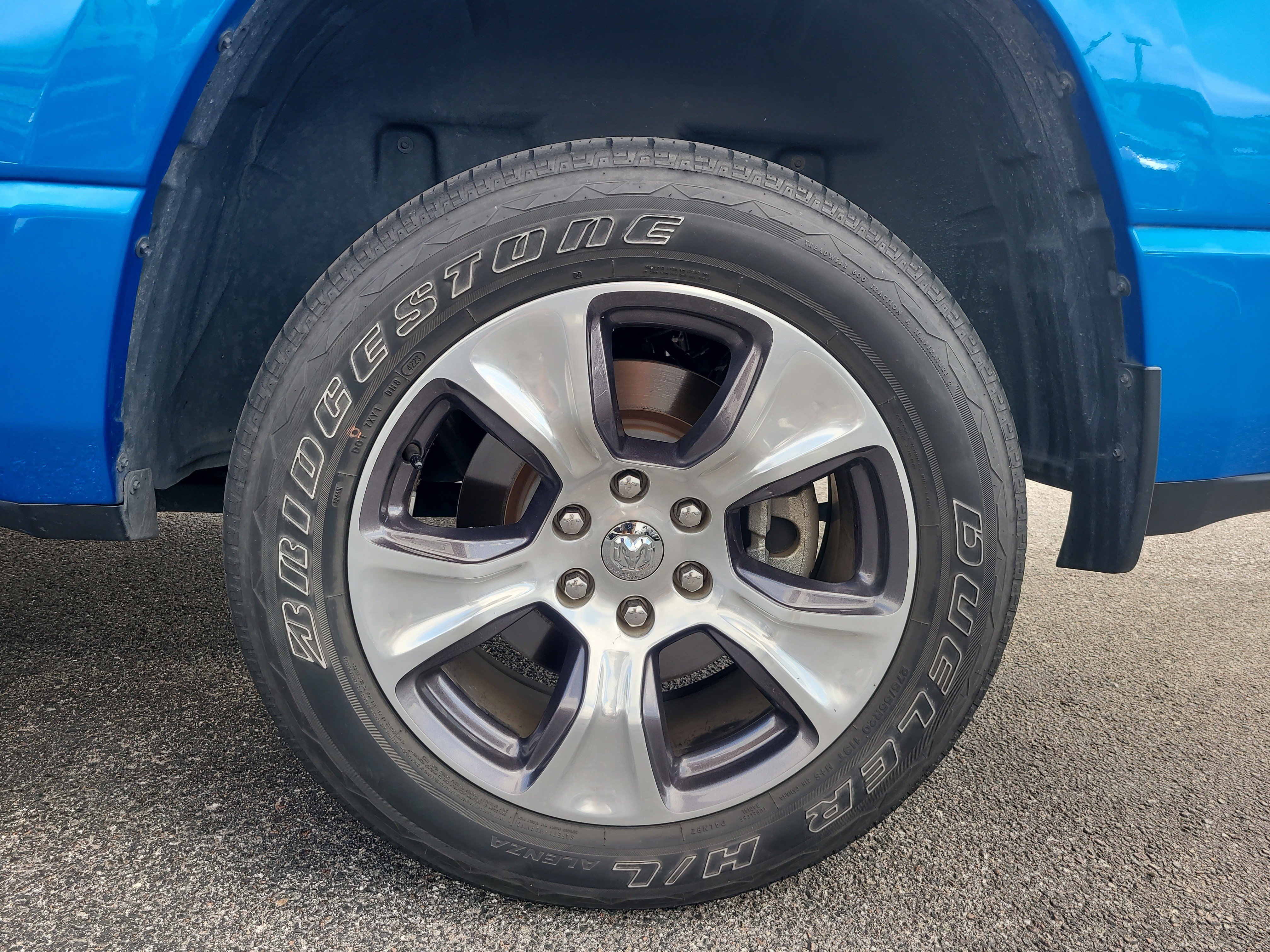 Used 2024 RAM 1500 Laramie AWD/4WD image 9