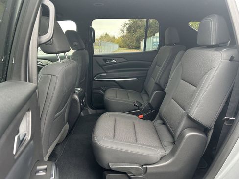 Certified 2025 Chevrolet Traverse LT image 24