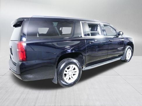 Used 2016 Chevrolet Suburban LT w/ Luxury Package AWD/4WD image 7