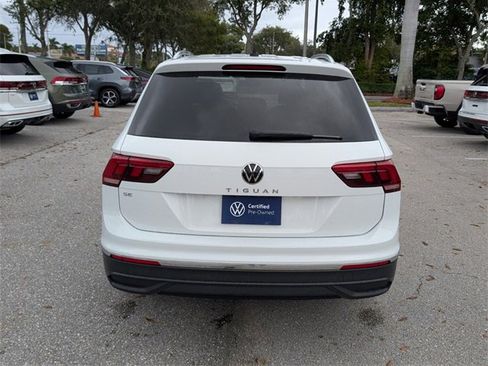 Used 2022 Volkswagen Tiguan SE w/ Panoramic Sunroof Package image 6