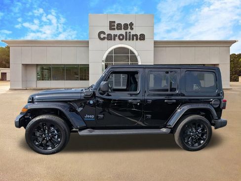 Certified 2025 Jeep Wrangler Unlimited Sahara AWD/4WD image 6