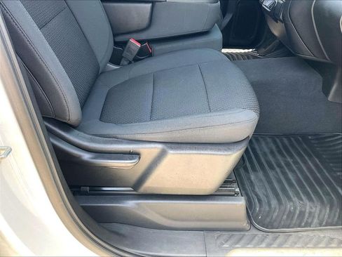 Used 2020 Chevrolet Silverado 1500 Custom w/ Custom Convenience Package AWD/4WD image 33