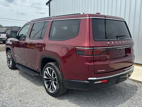 Used 2022 Jeep Wagoneer Series II w/ Premium Group I AWD/4WD image 2