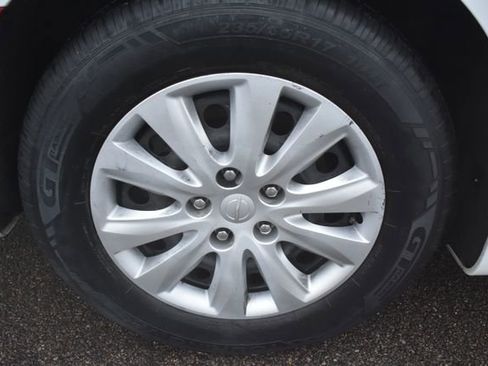 Used 2020 Chrysler Voyager L image 39