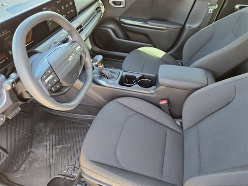 New 2026 Kia K4 LXS image 9