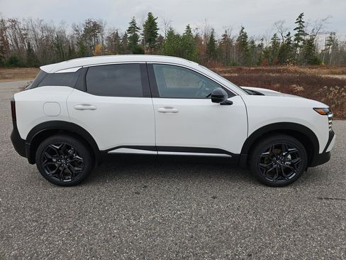 New 2026 Nissan Kicks SR w/ SR Premium Package image 8