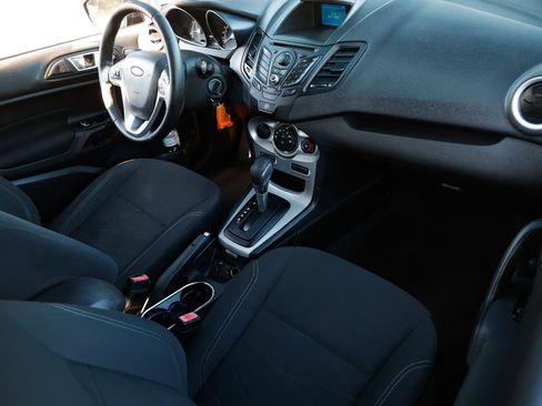 Used 2015 Ford Fiesta SE image 18