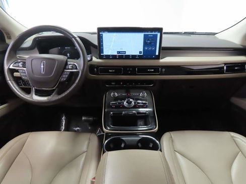 Used 2022 Lincoln Nautilus FWD w/ Premium Package image 14