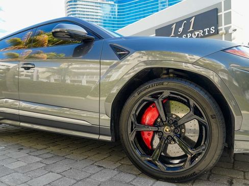 Used 2019 Lamborghini Urus AWD/4WD image 36