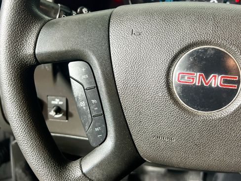 Used 2020 GMC Savana 2500 w/ Driver Convenience Package RWD image 17