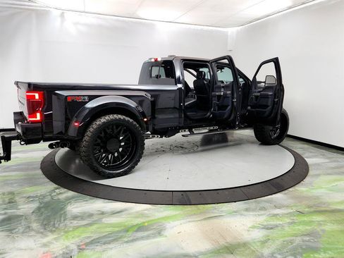 Used 2022 Ford F450 Platinum w/ FX4 Off-Road Package AWD/4WD image 9