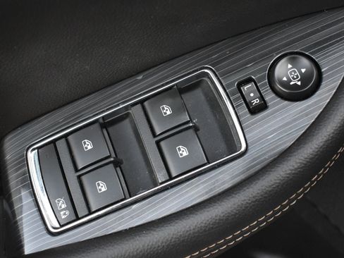 Used 2017 Chevrolet Impala LT image 12