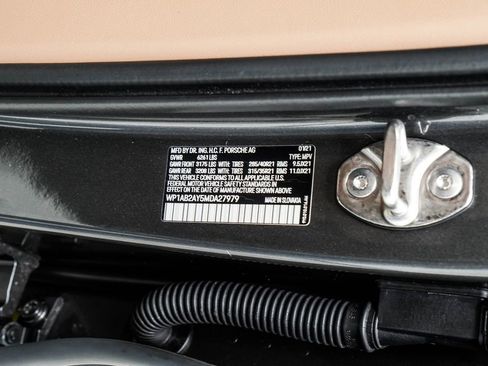 Used 2021 Porsche Cayenne S AWD/4WD image 44