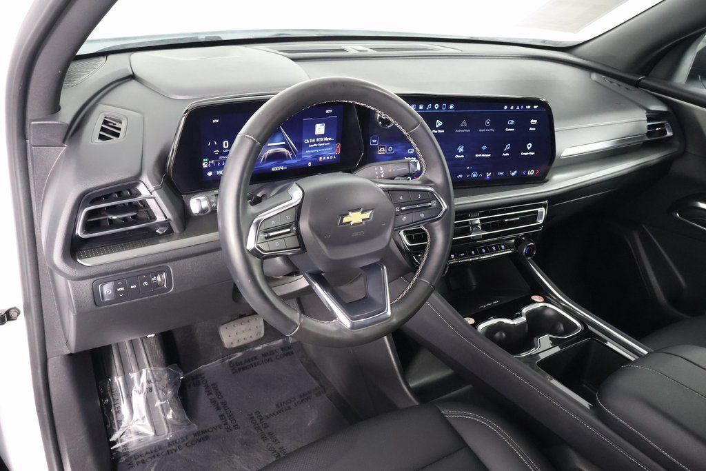 Used 2025 Chevrolet Traverse LT AWD/4WD image 7