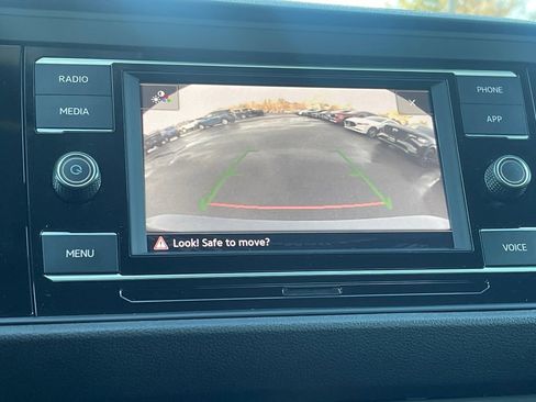 Used 2024 Volkswagen Jetta SE image 22