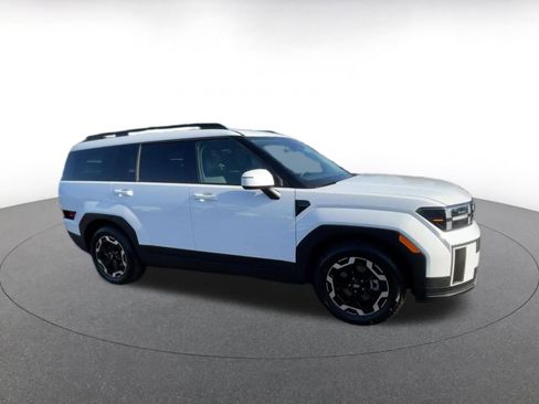 Used 2025 Hyundai Santa Fe SEL image 2