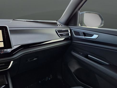 New 2026 Volkswagen Atlas Cross Sport SEL R-Line image 38