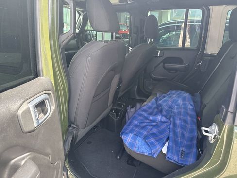 Used 2022 Jeep Wrangler Unlimited Sport image 8