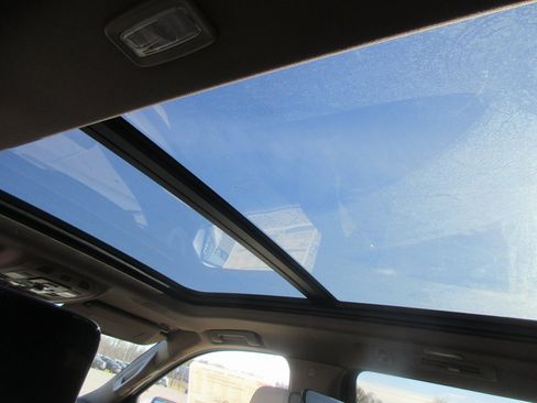 New 2026 GMC Yukon XL Denali w/ Denali Reserve Package image 15