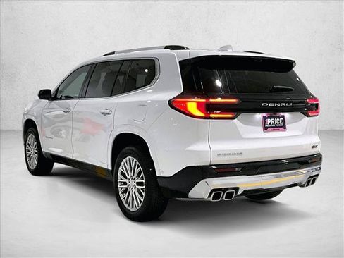 Used 2025 GMC Acadia Denali w/ Super Cruise Package FWD image 13