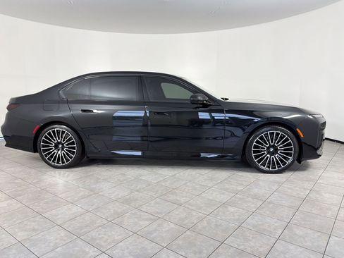 Used 2026 BMW i7 xDrive60 AWD/4WD image 7