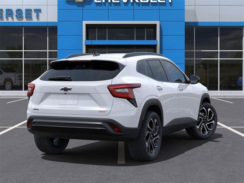 New 2025 Chevrolet Trax RS w/ Sunroof Package image 4