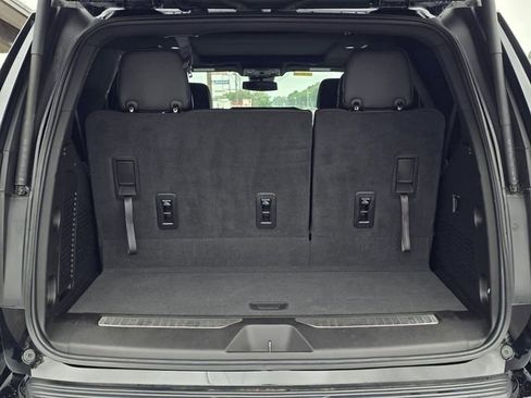 Used 2023 Chevrolet Tahoe RST RWD image 9