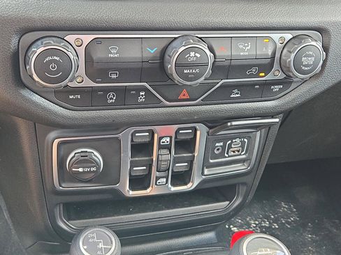 New 2025 Jeep Gladiator Sport image 27