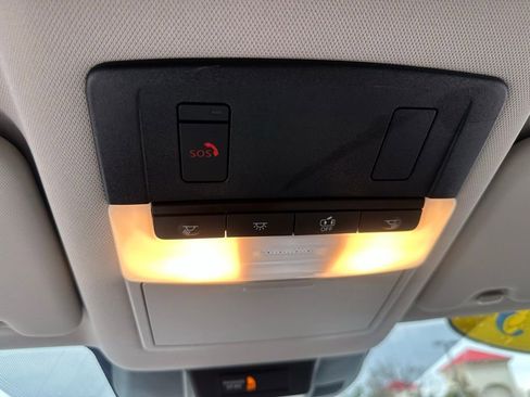 Used 2023 Nissan Rogue SV image 30