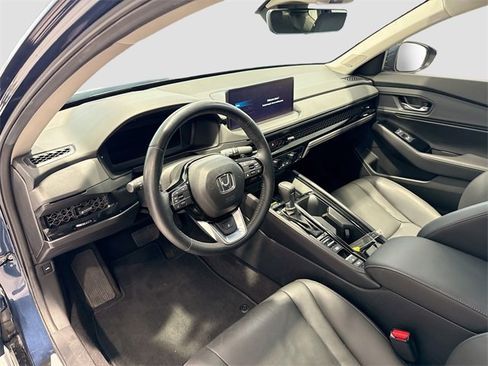 Used 2025 Honda Accord Touring image 9
