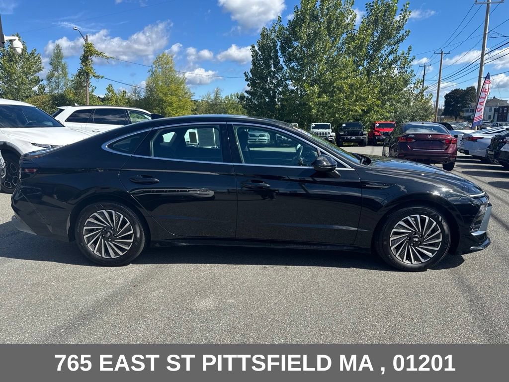 Used 2025 Hyundai Sonata SEL FWD image 9