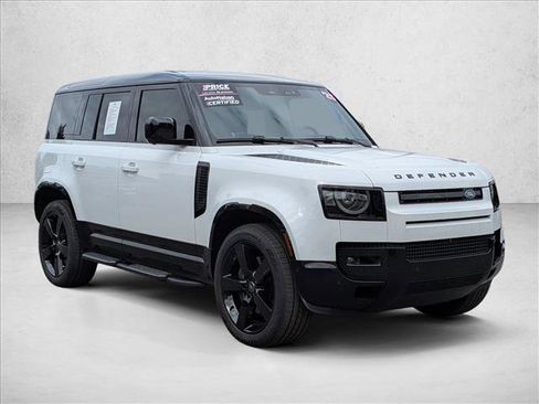 Used 2025 Land Rover Defender 110 X-Dynamic SE AWD/4WD image 3