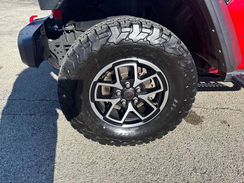 Used 2024 Jeep Wrangler Unlimited Rubicon image 36