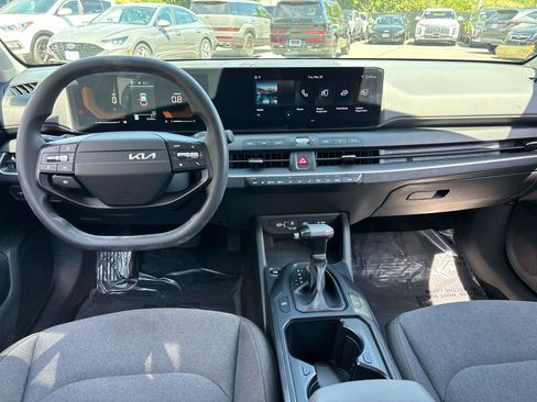 Used 2025 Kia K4 FWD image 11