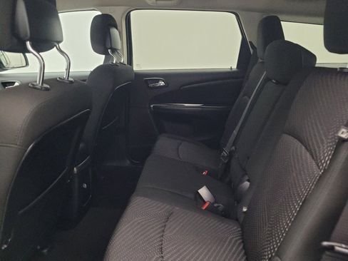 Used 2020 Dodge Journey SE w/ SE Popular Equipment Group FWD image 18