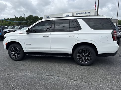 Used 2022 Chevrolet Tahoe Z71 w/ Luxury Package AWD/4WD image 4