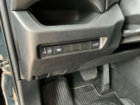 Used 2022 Toyota RAV4 XLE Premium image 30