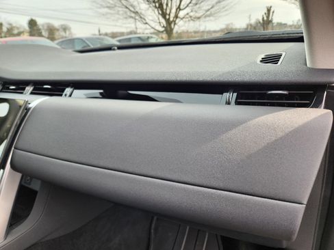 Certified 2024 Land Rover Discovery Sport S image 17