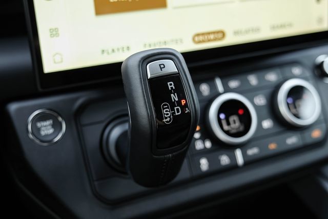 New 2026 Land Rover Defender 110 X-Dynamic SE AWD/4WD image 35