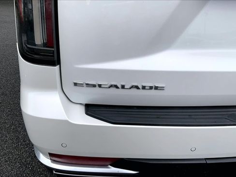 Used 2021 Cadillac Escalade Premium Luxury AWD/4WD image 7