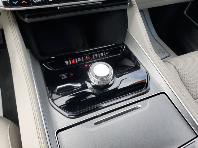 Used 2025 Jeep Wagoneer 4WD image 19