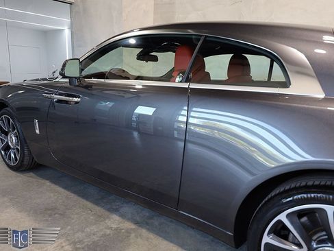 Used 2019 Rolls-Royce Wraith RWD image 11