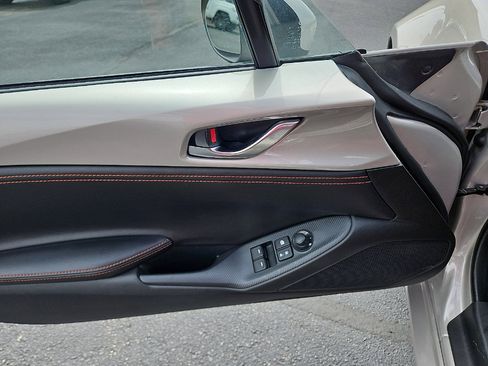Used 2023 MAZDA MX-5 Miata Grand Touring RWD image 11